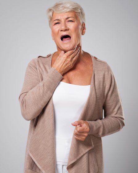 ¿Tienes dificultad para tragar y dolor de garganta? Estos 5 alimentos te ayudarán